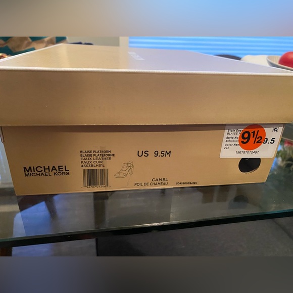 Micheal Kors Blaise Platform Sandal 9.5 platform summer sandal nude/beige BNWT - Picture 3 of 5